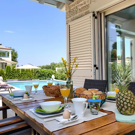 Stellina - Charming With Private Pool Near Porec *