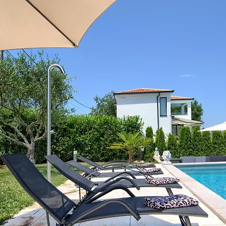 Stellina - Charming With Private Pool Near Porec *