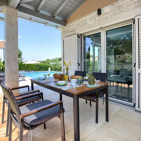 Stellina - Charming With Private Pool Near Porec Vila