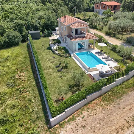 Stellina - Charming With Private Pool Near Porec *
